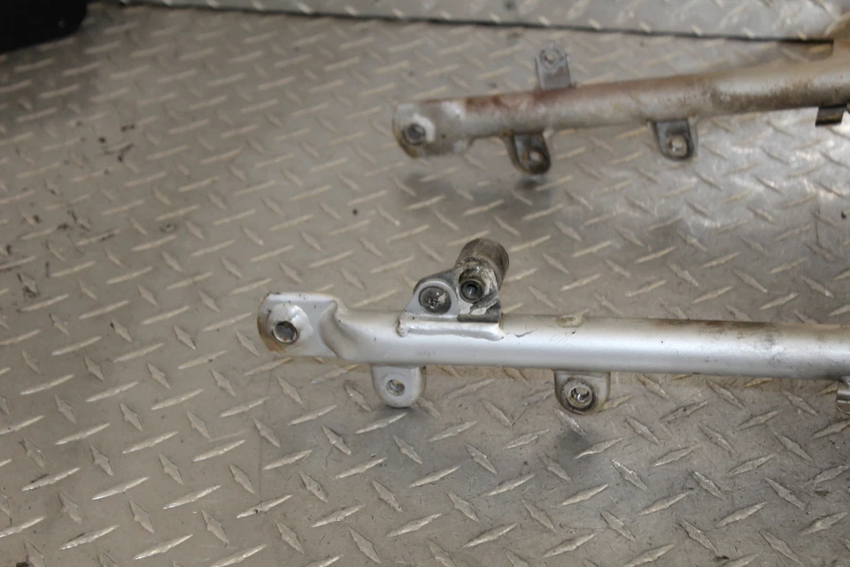 Kawasaki KLR650 KLR650A 1999 subchasis trasero subchasis trasero Foto 2 de 4