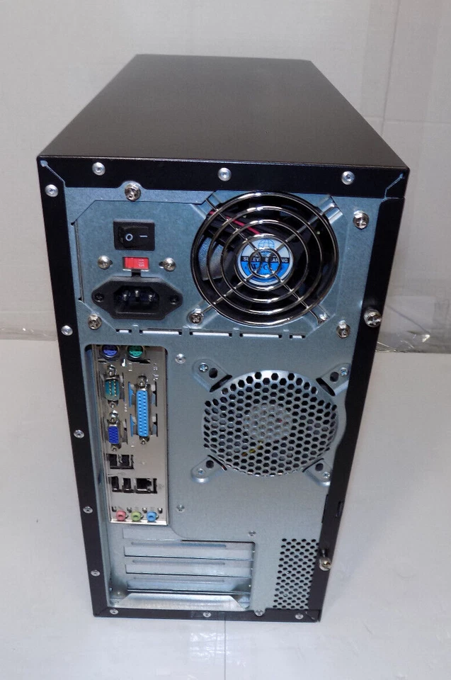 Computadora de escritorio personalizada AMD Athlon x2 250e 2 GB de RAM sin disco duro Foto 3 de 4