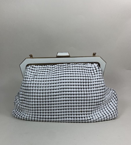 Vintage Well Loved 1960s White Glomesh Handbag Cobra Chain Strap Blue Lining - Picture 5 of 20