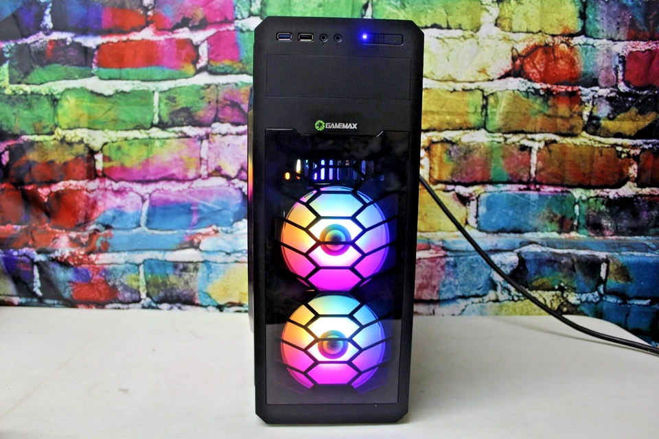 Custom Gaming Desktop PC Intel i7 Quad 16 GB 240 SSD+HDD Nvidia Quadro K620 2 GB - Image 2 of 4