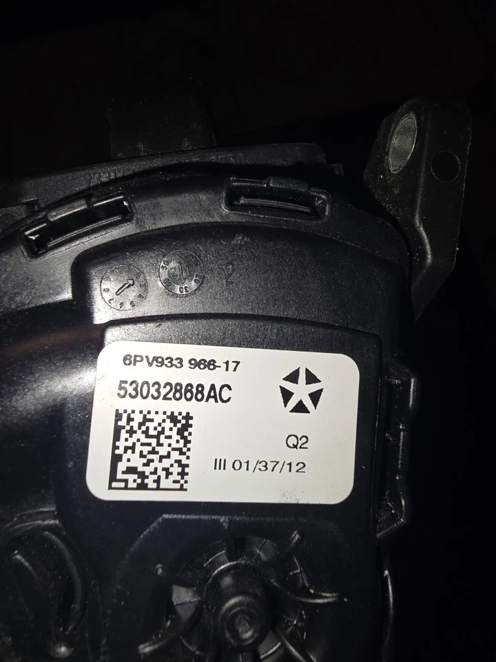 Conjunto de pedal acelerador de gasolina OEM 53032868AA Jeep Wrangler JK JKU 07-18 Foto 3 de 3