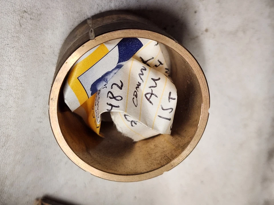 Buje de 4 velocidades para camioneta Chevrolet/GMC 1948-63 591482 nuevo de stock Foto 3 de 3