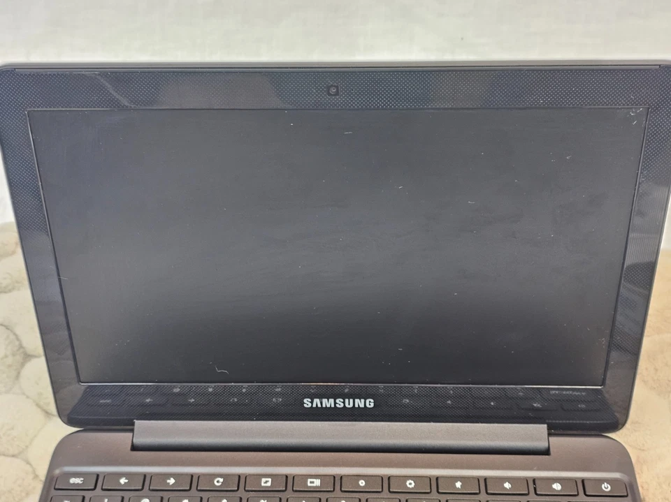 Samsung Chromebook 3 - 11.6" - Image 3 of 4