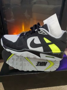 black nike trainers mens size 9