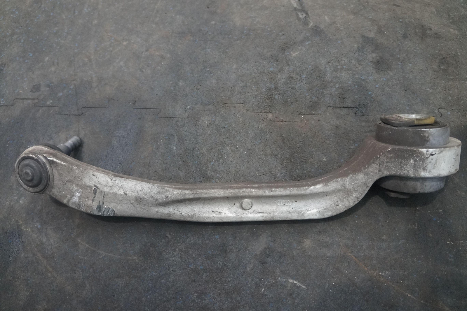 Front Left Lower Rearward Control Arm 3W0407693A Bentley Continental GTC 2016