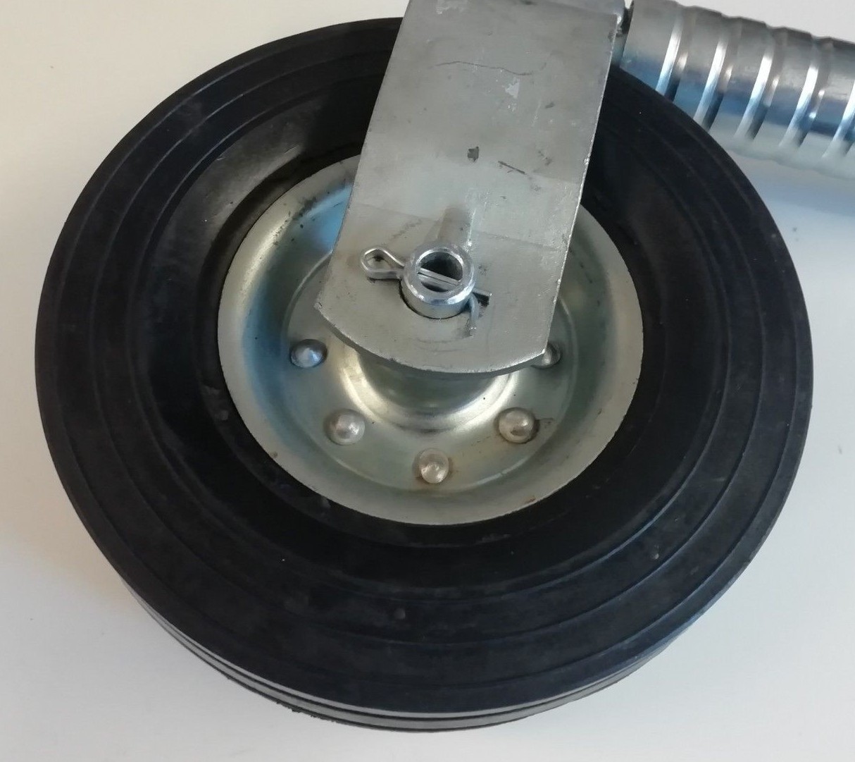 48MM HEAVY DUTY SERRATED JOCKEY WHEEL, GREASE NIPPLE, R CLIP SAFTEY