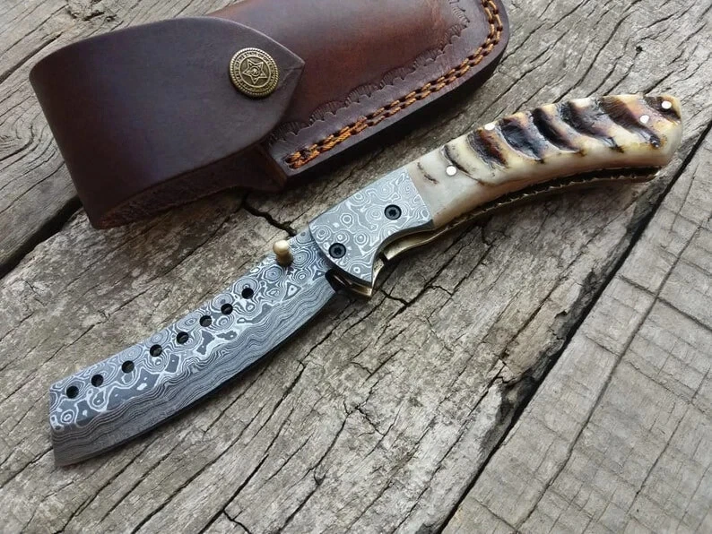 BEAUTIFUL DAMASCUS STEEL HANDMADE FOLDING POCKET KNIFE RAM HORN HANDLE - Image 3 of 4