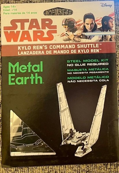 Maqueta oficial Star Wars con licencia Disney - Kylo Ren