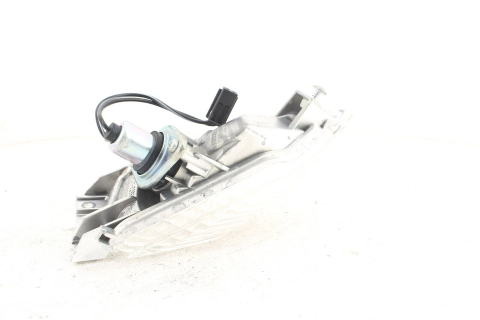 2017 SUZUKI GSXR600 RIGHT REAR BACK TURN SIGNAL LIGHT INDICATOR  35603-47H00 - Image 3 of 4