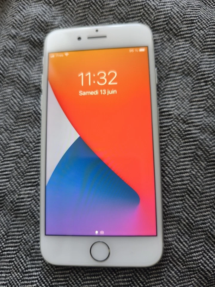 Apple iPhone 7 · 32GB, photo 1 sur 5