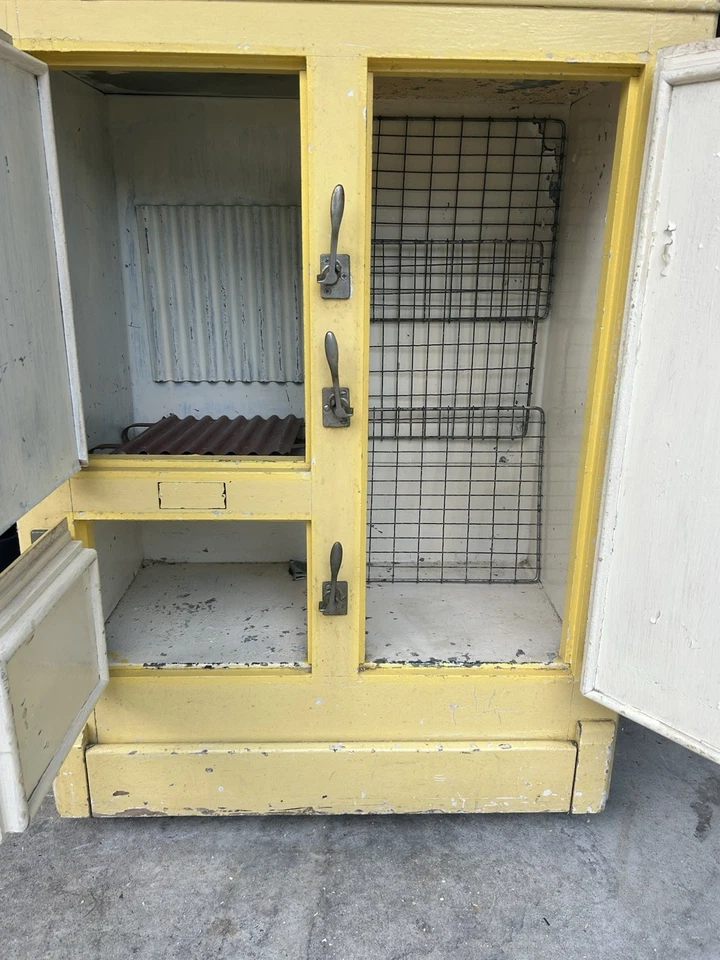 Cofre de hielo Alaska vintage de 3 puertas Foto 3 de 4