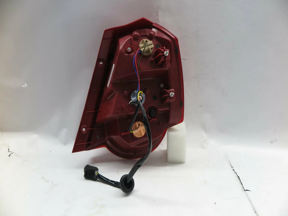 G3 Wave 2009-2011 FACELIFT Hatchback 3D/5D Clear Tail Rear Light Red for PONTIAC - Image 3 of 4