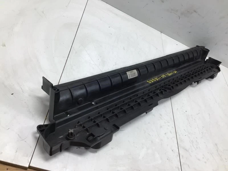 SOPORTE RADIADOR SUPERIOR MOTOR DELANTERO BMW 535XI 2008 2010 SOPORTE FÁBRICA Foto 3 de 4