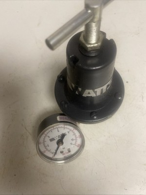 Watts 1/4 Regular R119-0208 With 0-160 Psi Pressure Gauge