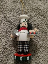 6" CHEF W/PLATE WOOD HAND PAINTED XMAS ORNAMENT