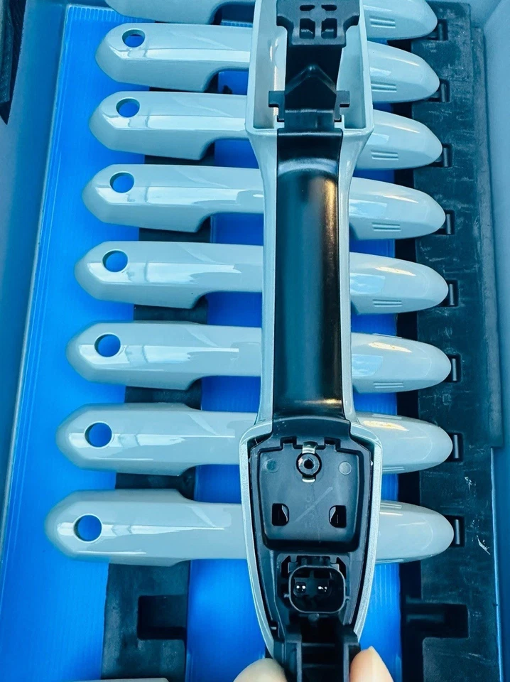 Toyota RAV4 2019-2024 Front Left Door Handle 69210-30380/30381 OEM Foto 4 de 4