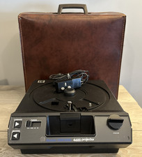Kodak 4600 Slide Projector with Remote and Case - Excellent Condition