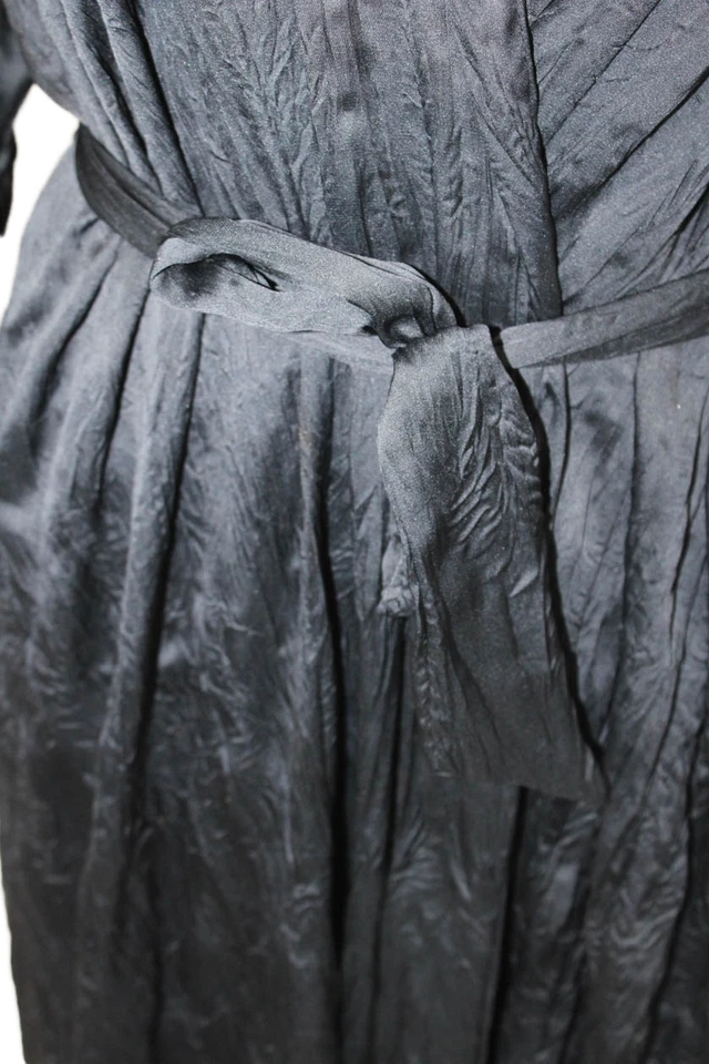 Bata de mujer Zara texturizada cuello en V con cinturón manga larga azul marino talla M/L Foto 4 de 4