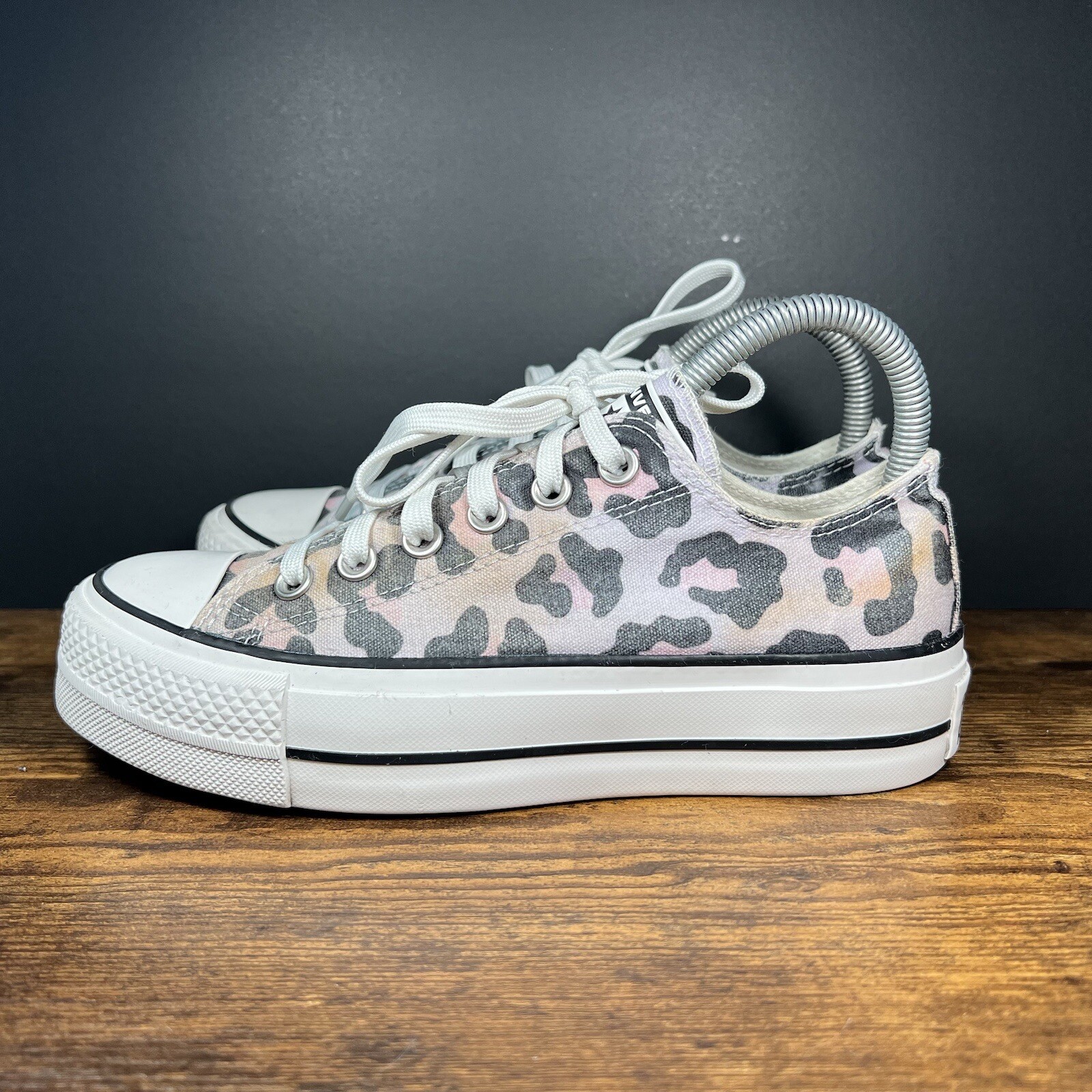 converse leopard platform