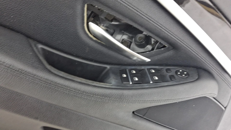 Panel de puerta delantera izquierda 11-16 BMW 528i 535i 550i LH fabricante de equipos originales Foto 3 de 4