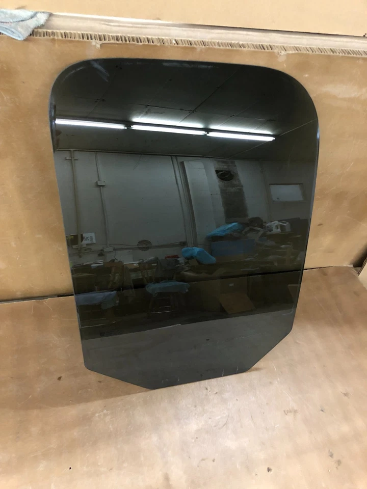 2013 chevy silverado door window glass ( driver rear ) 2007-2013 gmc sierra - Image 3 of 3