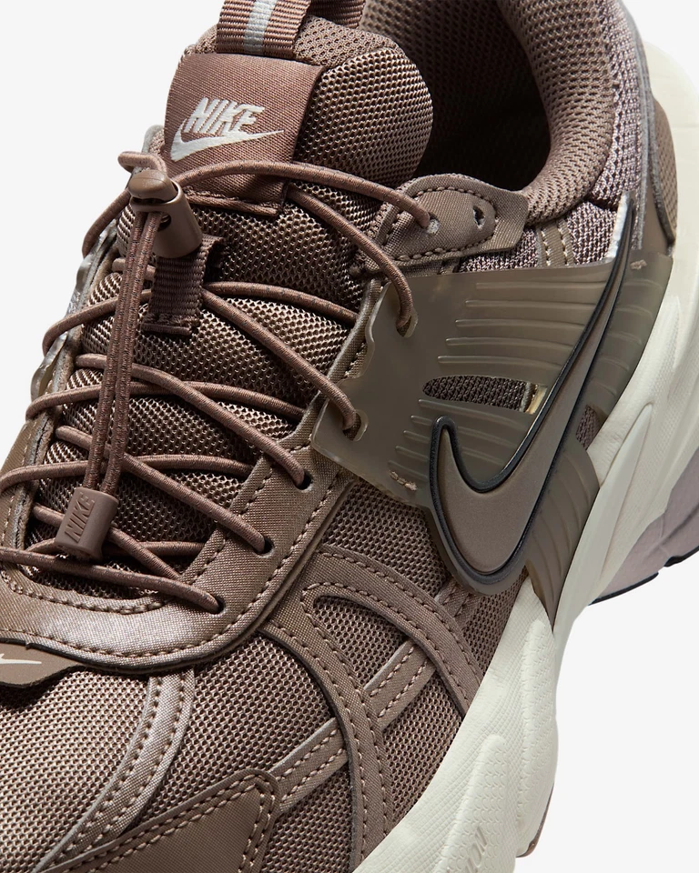 Nike женщин V2K запустить - норка коричневый/светлая кость/серый - IH0388-200 ускоренная доставка - Изображение 3 из 4