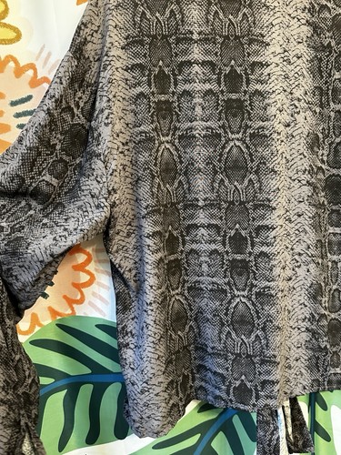 C&C California - snakeskin blouse - M - Picture 8 of 9