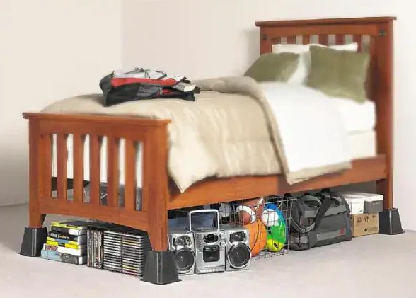 Elevadores de cama de plástico negro Whitmor (juego de 4) almacenamiento debajo de la cama agrega 5,25" de altura Foto 3 de 4