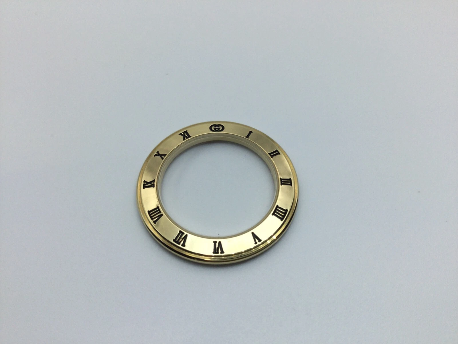 NOS LUNETTE DE MONTRE GUCCI 3000L ORIGINALE AVEC CRISTAL INSTALLÉ