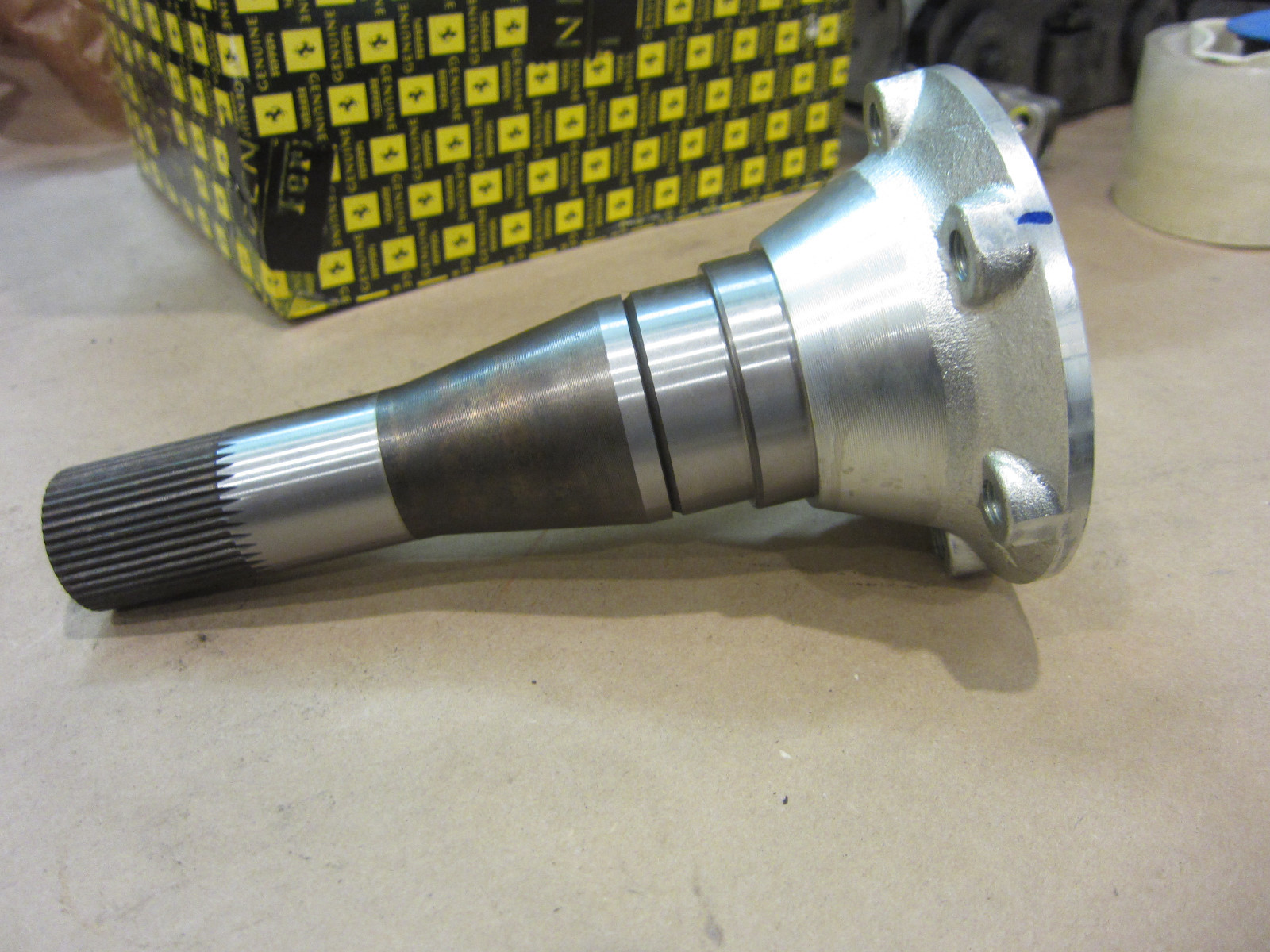 Ferrari 360,Enzo Maserati 4200 - RH Shaft For Differential - P/N199055