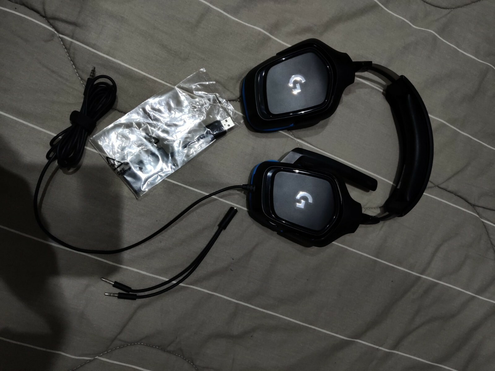 Logitech G432 Cuffie Gaming Audio Surround 7.1 Sovraurali - Nere  (981-000770) | Acquisti Online su eBay