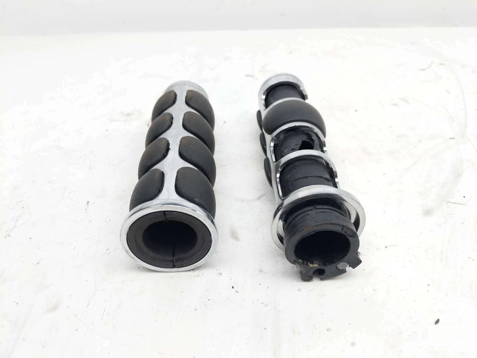 09 Suzuki VZ 1500 Intruder Boulevard M90 tubo de acelerador y empuñaduras Foto 2 de 4