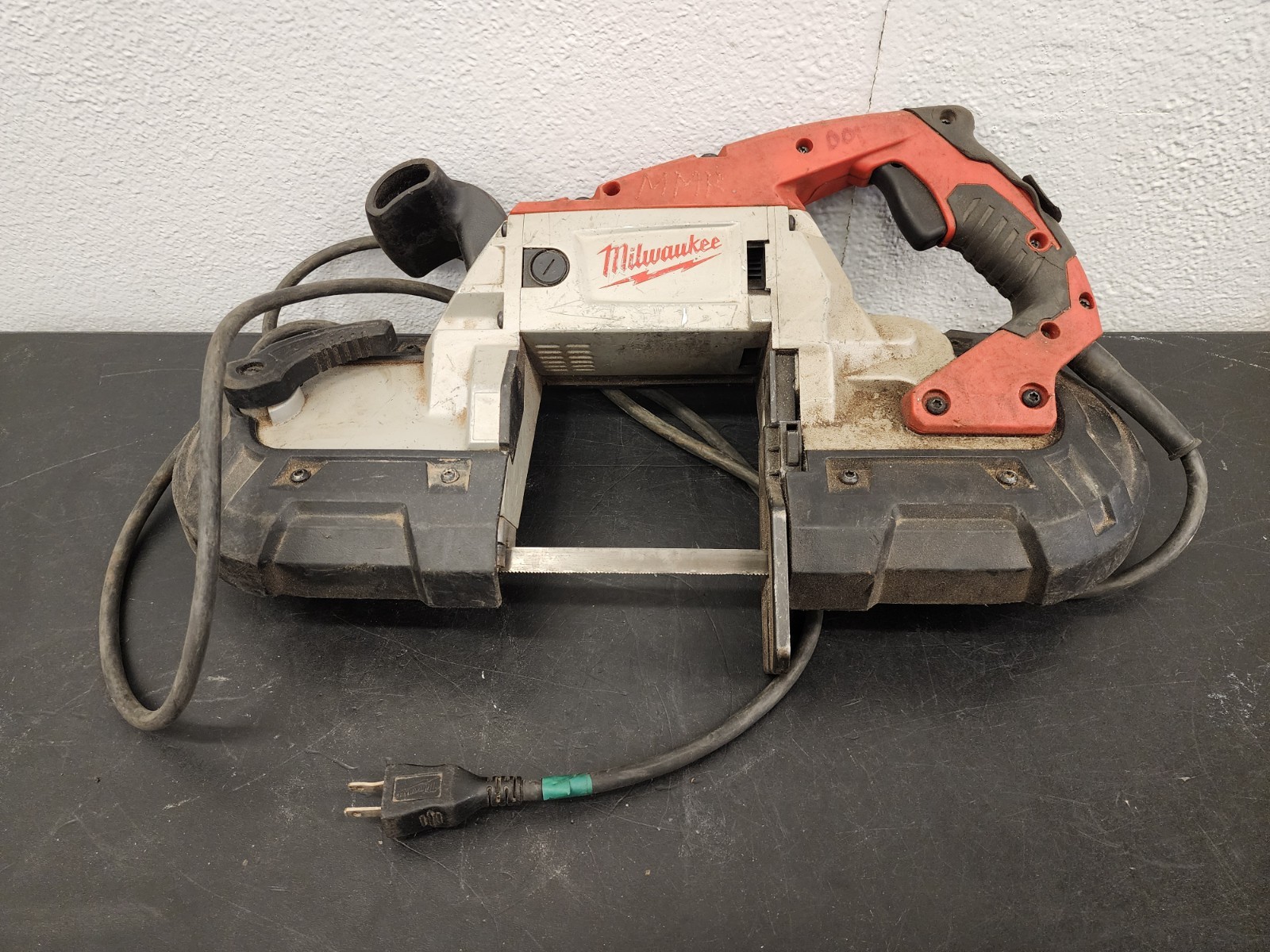 MILWAUKEE 6238-20 CORDED BAND SAW 