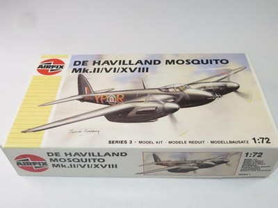 Airfix Modellflugzeug Bausatz 1/72 de Havilland Mosquito Unmade Type 9 Box + Extras