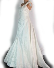 W1 White One Brautkleid Hochzeitskleid kaschierende Falten Gr.38