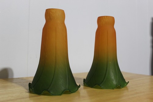(2) Amber Green Glass Tiffany Style 5.75" Tulip Lily Replacement Lamp Shades - Picture 4 of 13