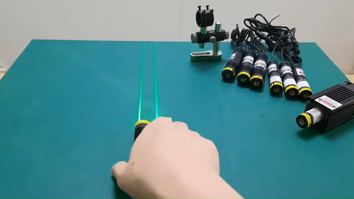 Wasserdichtes 650nm 50-200mw industrielles rotes Punkt/Linie/Kreuz Laser Modul - Video 1 of 1