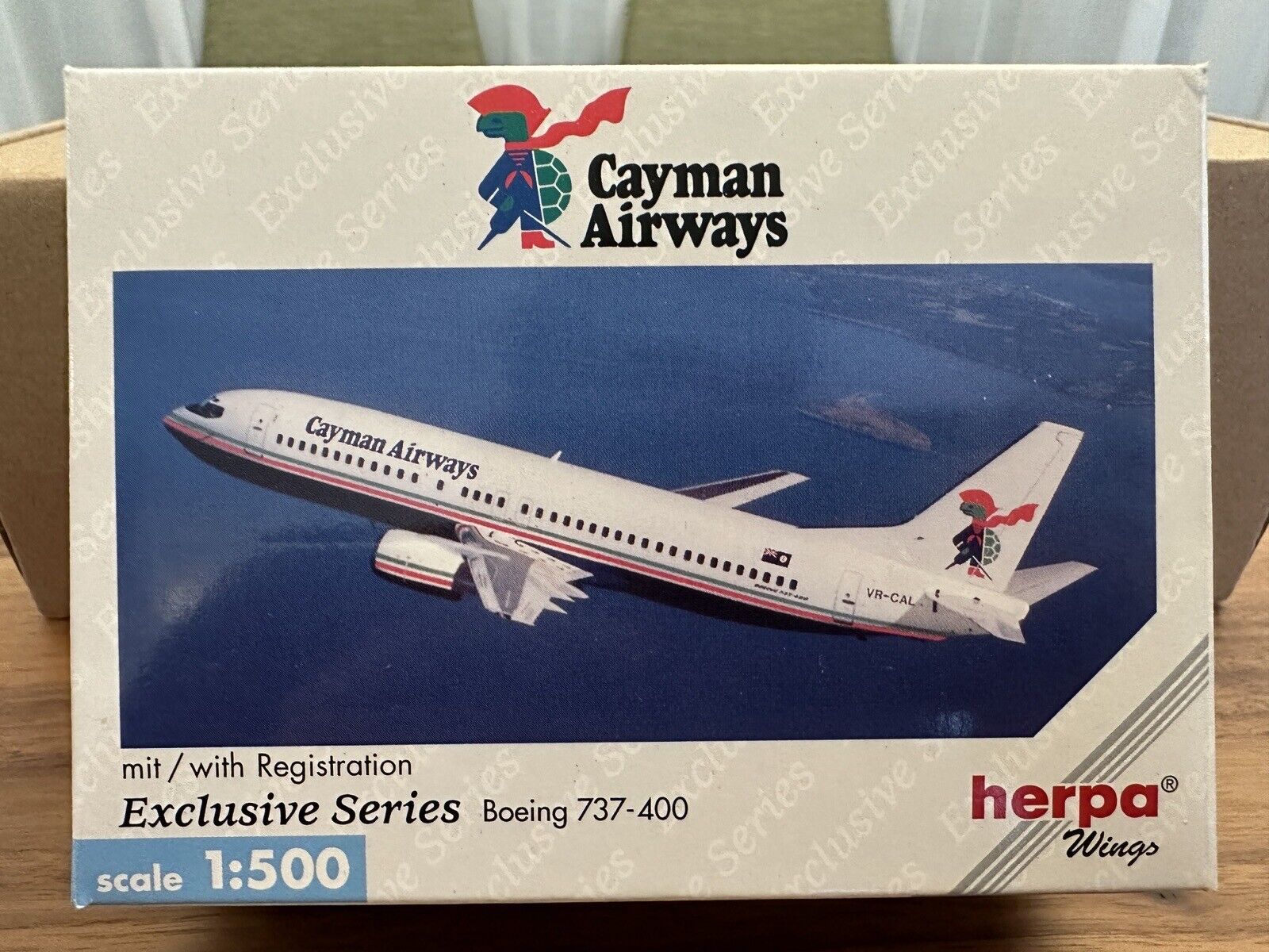 Herpa Wings 501361 Cayman Airways Boeing 737-400 1:500 Exclusive Series Modell