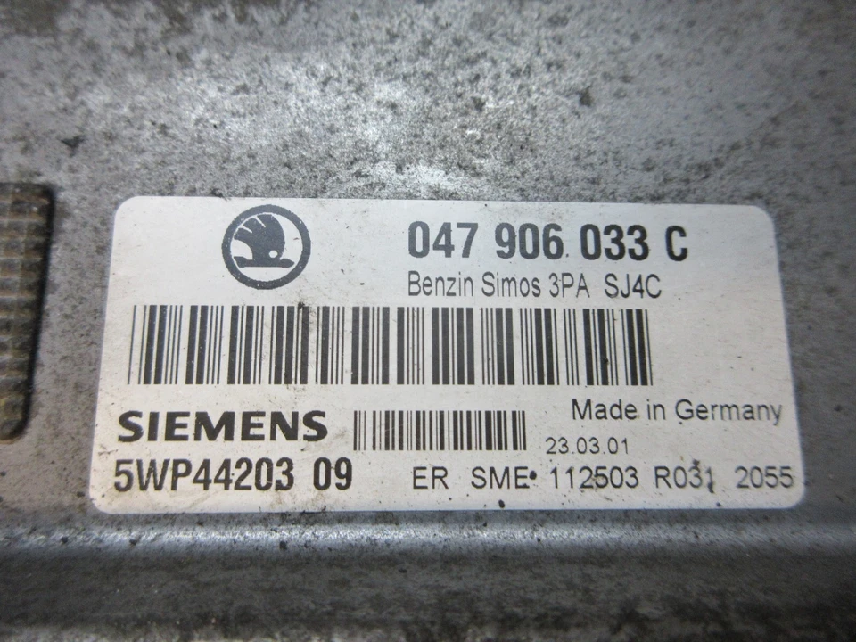 SKODA FABIA 2001 1.4 Classic 5DR ENGINE ECU 047906033C 5WP44203 09 - Image 3 of 3