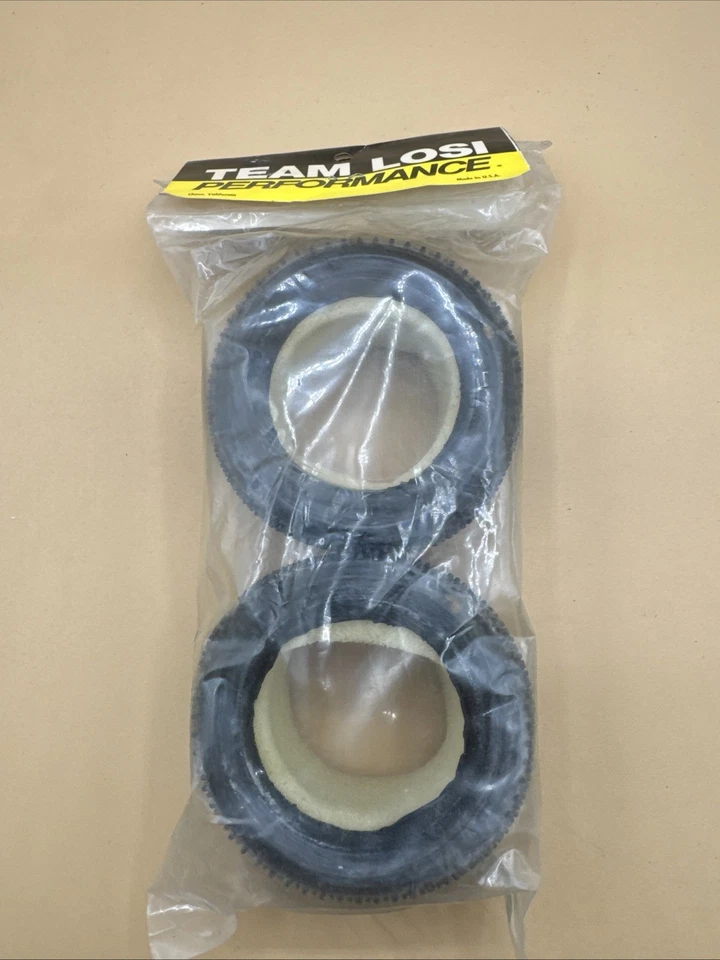 Neumático trasero vintage RC Team Losi Micro Step Pin 2.2 A-7367 G con forros de espuma Foto 3 de 3