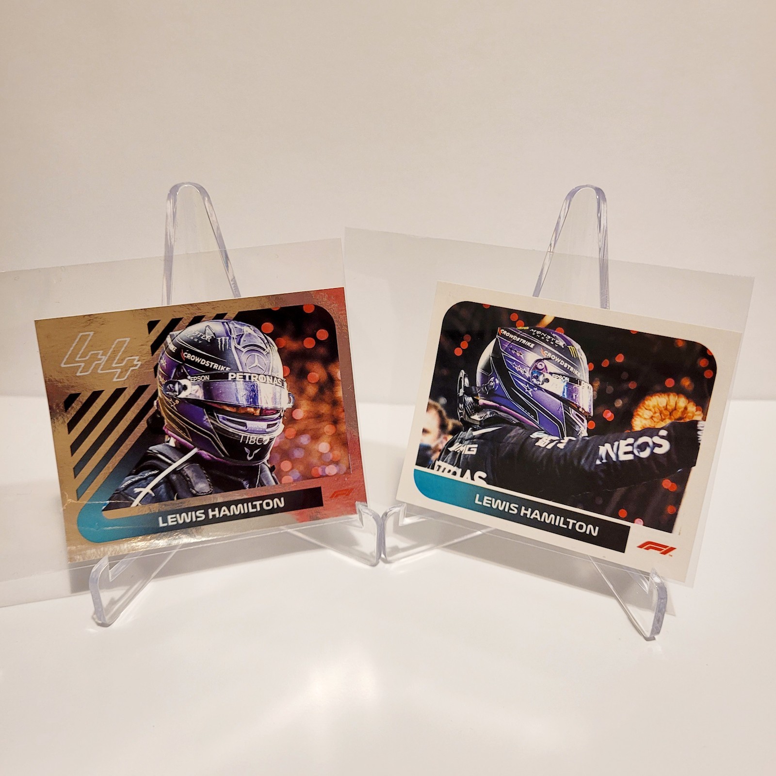 [Topps F1 Stickers 2021] Lewis Hamilton Helmet Mercedes AMG Petronas #14 + #15