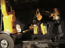 DeWalt Akku Set Schrauber Handkreissäge Stichsäge Lampe Schlagschrauber usw.18V