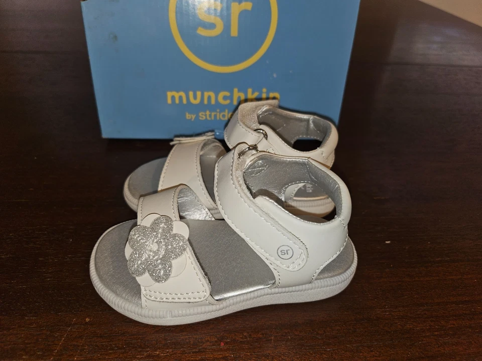 Сандалии Munchkin by Stride Rite для маленьких девочек нефритовые белые 5 М новые в коробке - Изображение 2 из 4
