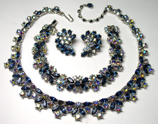 VINTAGE TRIFARI BLUE BOREALIS RHINESTONE FULL PARURE, NECKLACE/BRACELET/EARRINGS