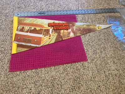 VINTAGE 1978 UNIVERSAL STUDIOS CALIFORNIA Souvenir PENNANT HOLLYWOOD -SHIP FAST