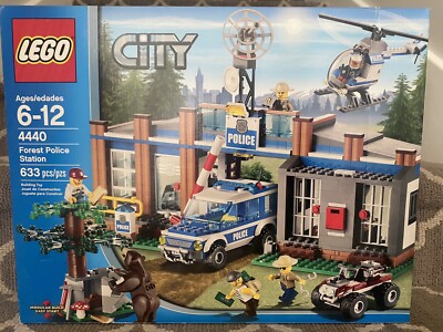 NEW LEGO City 4440 FOREST POLICE STATION Helicopter Robber NEW LEGO City 4440 FOREST POLICE STATION Helicopter Robber