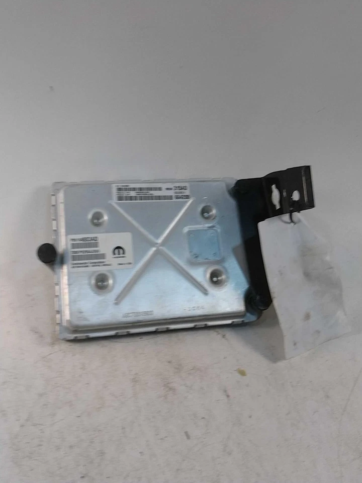 Módulo de control del motor usado (ECM) se adapta a: Chrysler 300 2015 módulo de control electrónico Foto 2 de 3