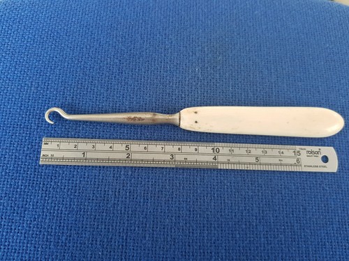 Lovely 18 hundreds button hook for fastening ladies boots etc. L6y
