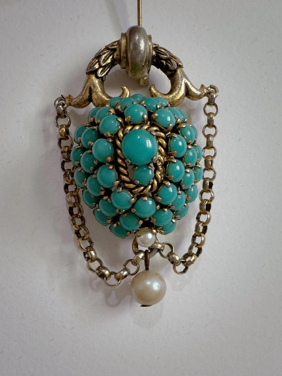 broche ancienne en verre gripoix vert christian dior 1965 signée