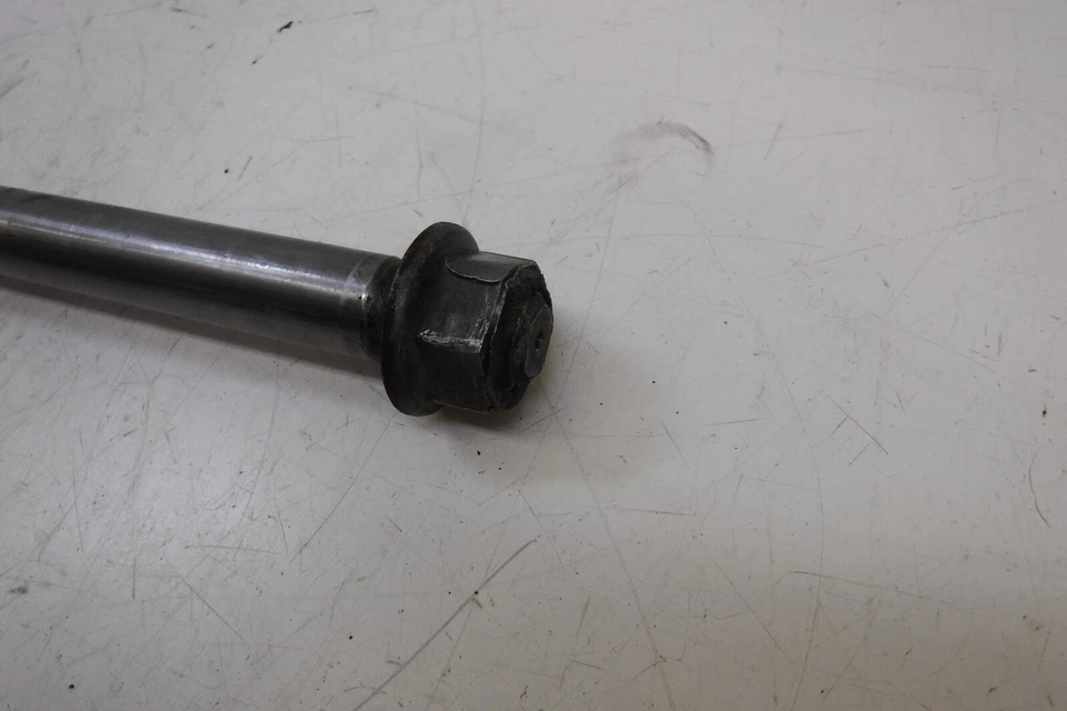 83-86 HONDA SHADOW 500 EJE TRASERO LLANTA TRASERA EJE PERNO PIVOTANTE Foto 3 de 3